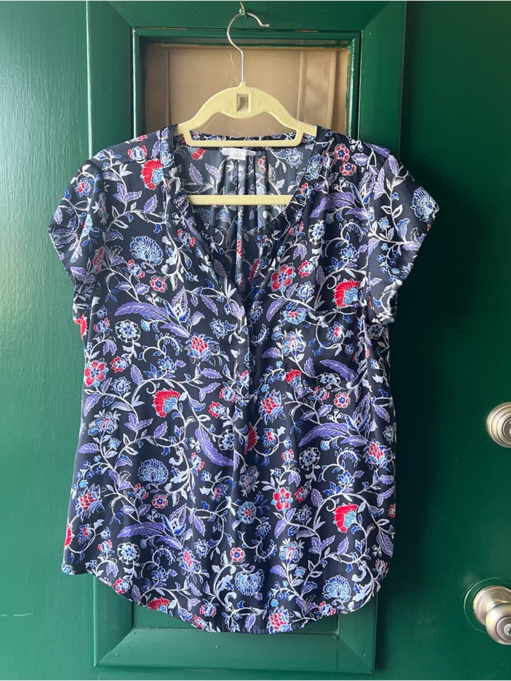 Liz Claiborne Navy Floral Cap Sleeve Blouse with Red and Lavender Accents